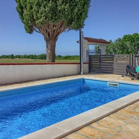 Mit Privatpool Fuer 5 Personen Ca 100 Qm In Gajana, Istrien Istrische Riviera *
