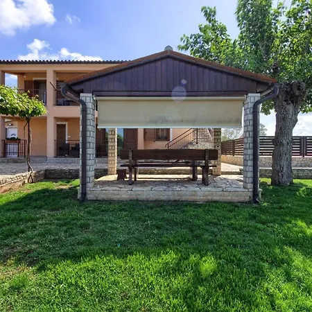 Mit Privatpool Fuer 5 Personen Ca 100 Qm In Gajana, Istrien Istrische Riviera Mednjan